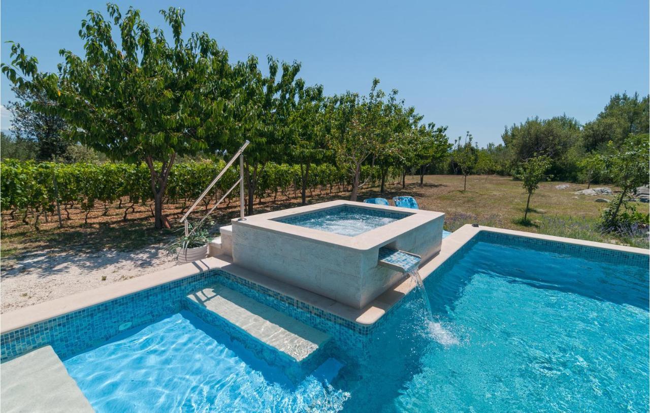 Two-bedroom Holiday In Casa vacanze Plano